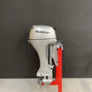 2002 Honda 20HP BF20 LRTU Powertilt outboard engine.