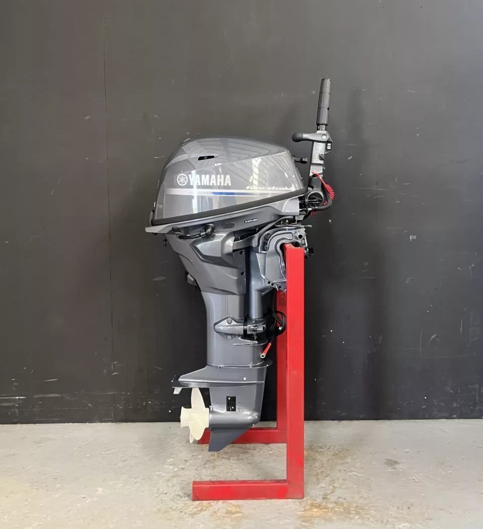Yamaha 20 HP EFI outboard engine.