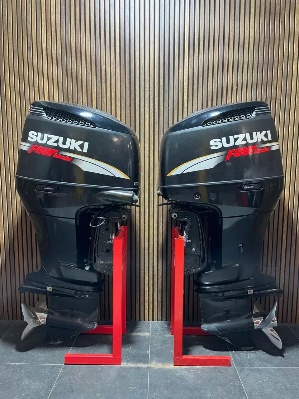 Complete set 2007 Suzuki DF250 EFI outboard engine.
