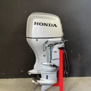 2014 Honda BF100A outboard engine.
