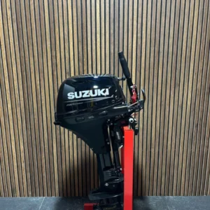 Suzuki 15 HP EFI outboard engine.