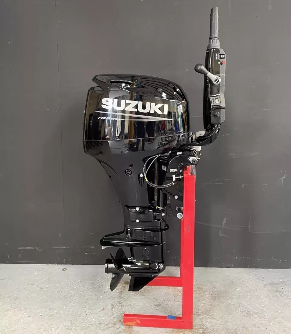 Suzuki 40 HP EFI outboard engine.