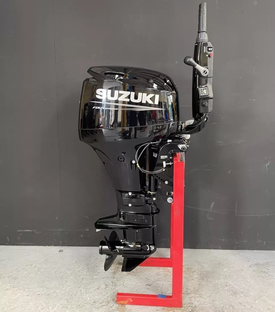 Suzuki 60 HP EFI DF60ATHL outboard engine.