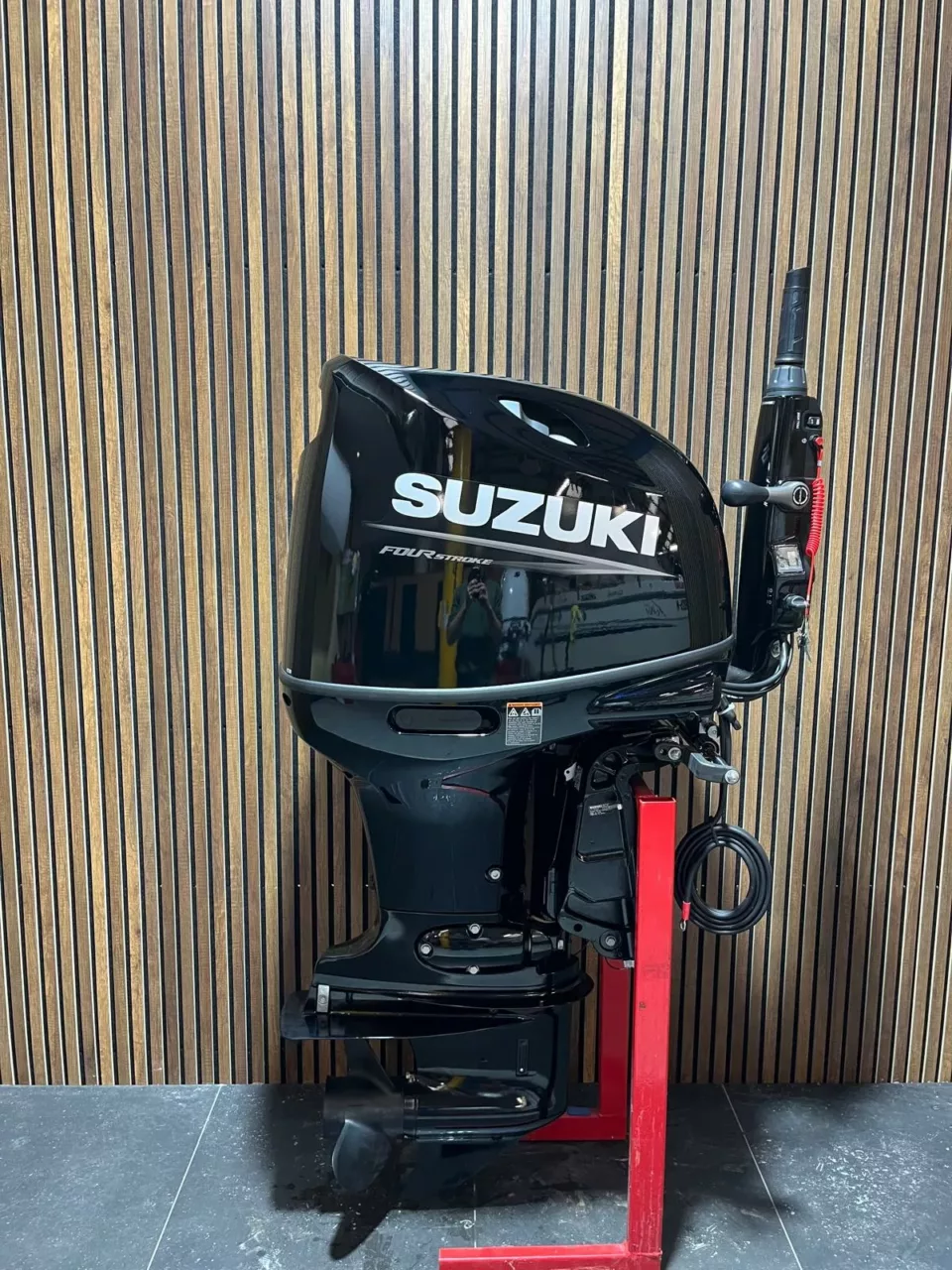 Suzuki DF115 BTL outboard engine.