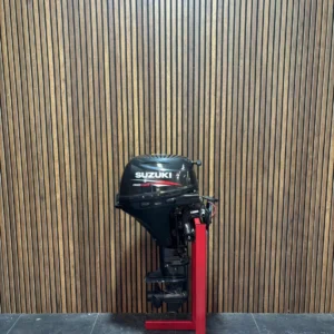 2014 Suzuki DF20A outboard engine.