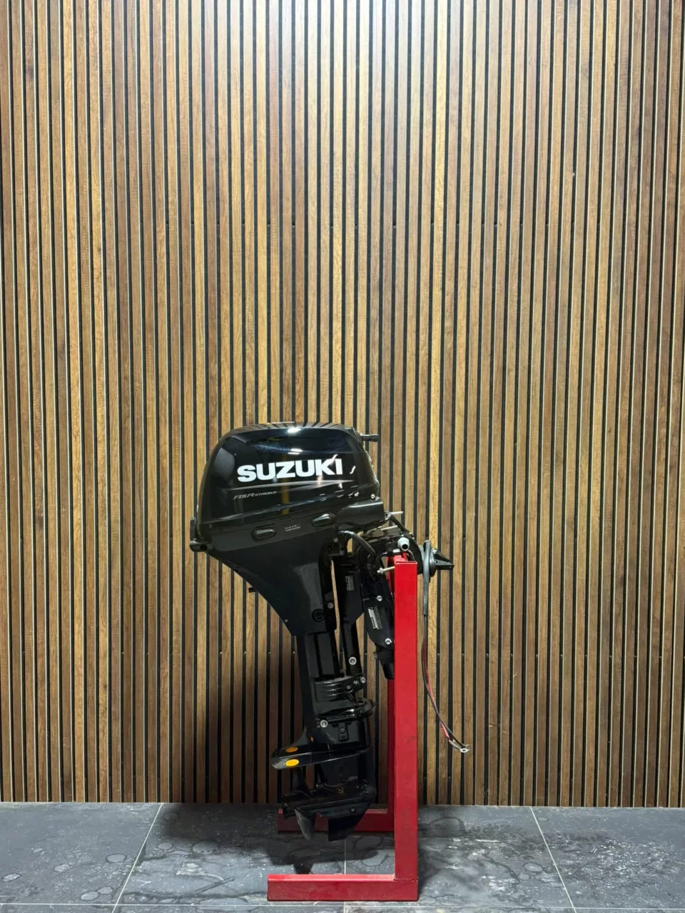 2022 Suzuki DF20ATL outboard engine.