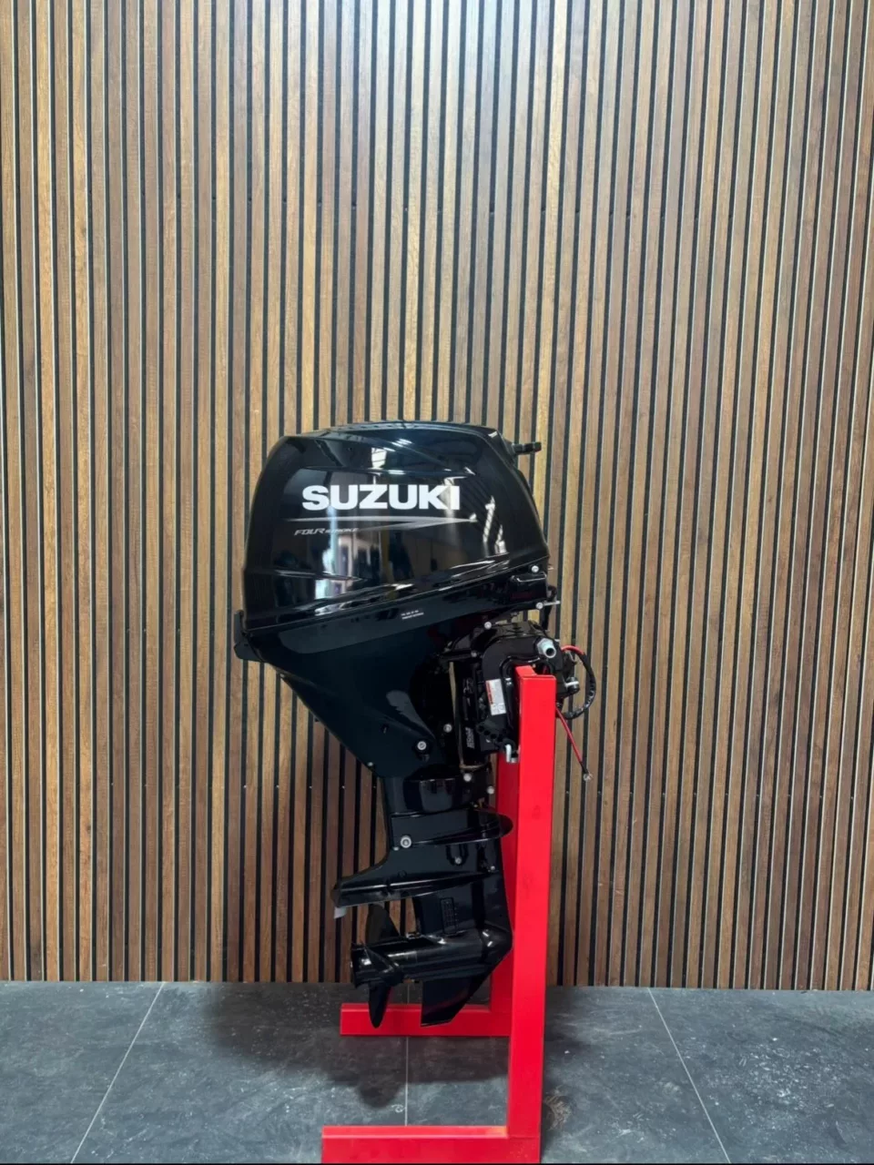 Suzuki DF30ARS outboard engine.