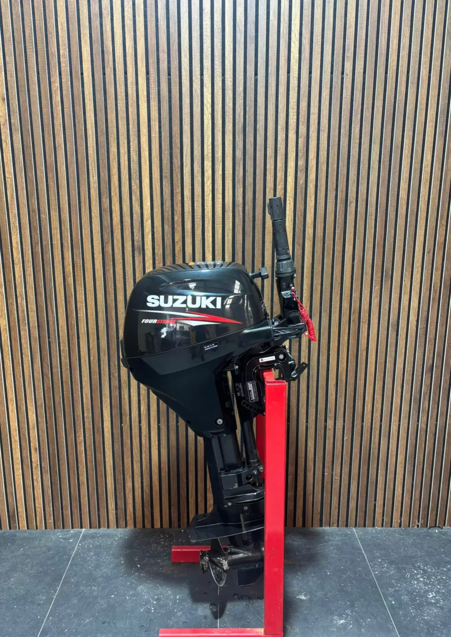 2011 Suzuki DF8A outboard engine.