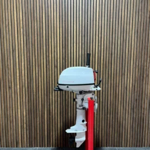 Tohatsu 6 HP MFS6D SS outboard engine.