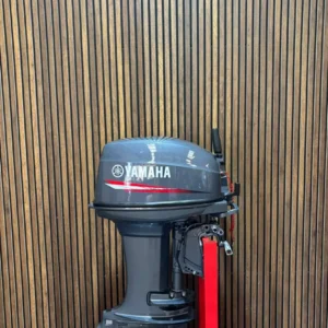 Yamaha 40XMHL outboard engine.