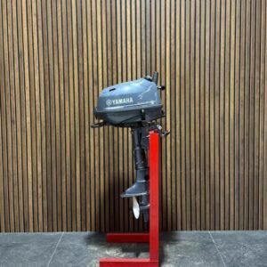 Yamaha 6HP F6CMHS outboard engine.