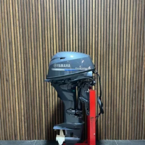 Yamaha F25GETL outboard engine.